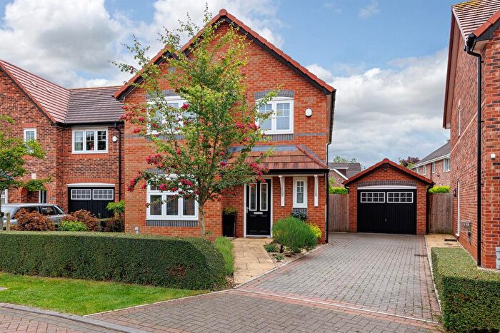 4 Bedroom Detached House For Sale In South Facing Garden And Stylish House In Eddisbury Drive, CW8