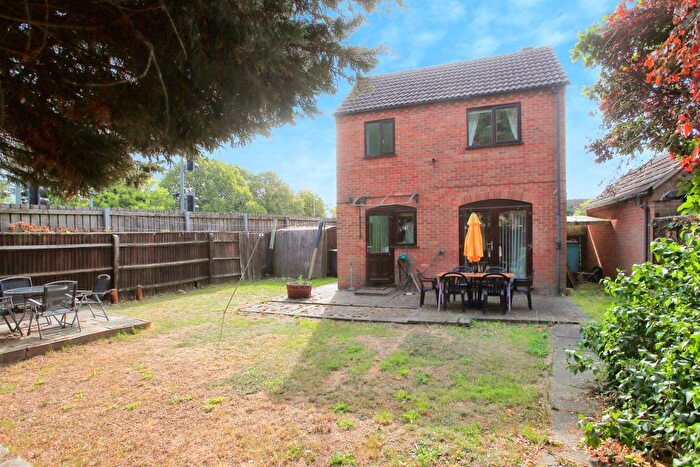 3 Bedroom Detached House For Sale In Walton Park, Peterborough, PE4