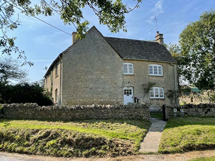 3 Bedroom Cottage For Sale In Little Barrington, Burford, OX18