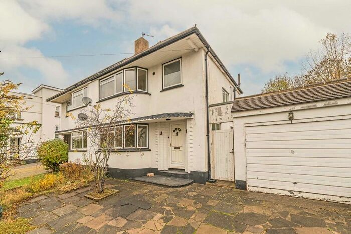 3 Bedroom Property To Rent In Barnfield, New Malden, KT3