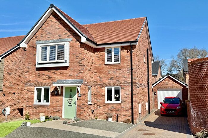 4 Bedroom Detached House For Sale In Heathpoult Road, Verwood, BH31