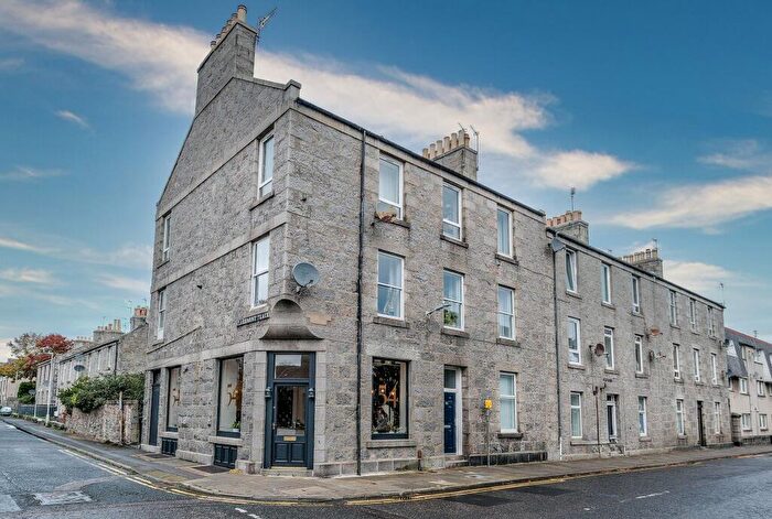 1 Bedroom Apartment For Sale In Claremont Place, Aberdeen, AB10