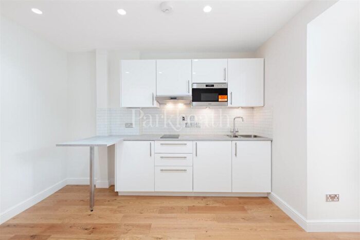 Flat To Rent In Christchurch Avenue, Kilburn, NW6