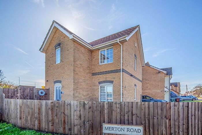 3 Bedroom Link Detached House For Sale In Page Turner Court, Bicester, OX25