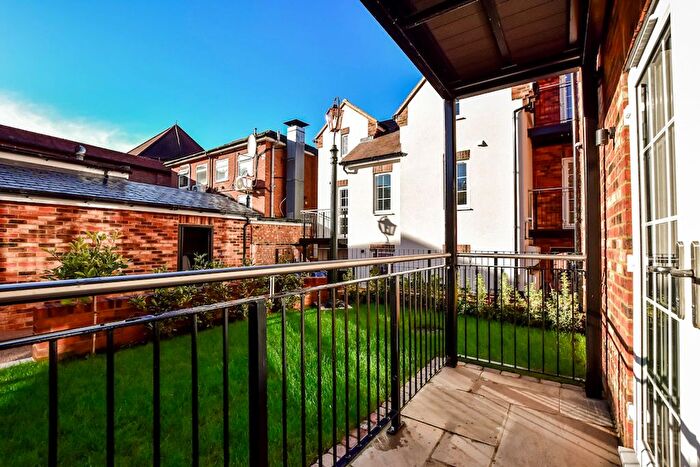 1 Bedroom Flat To Rent In High Street, Chesham, HP5