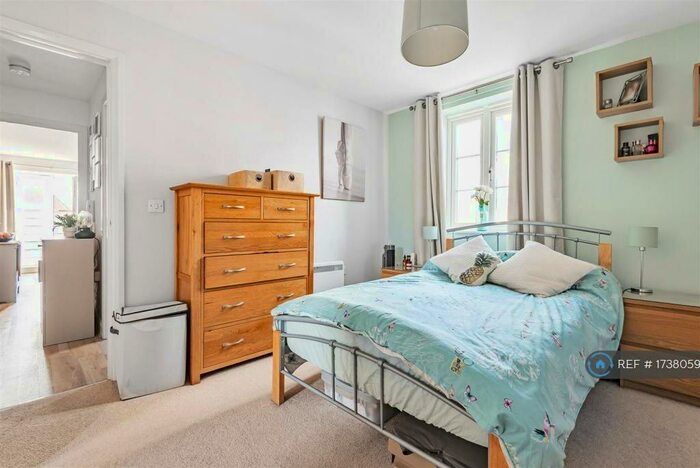 2 Bedroom Flat To Rent In Egerton Drive, Basingstoke, RG24