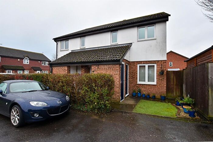 1 Bedroom Flat To Rent In Hawkes Road, Eccles, ME20