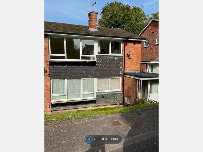 2 Bedroom Flat To Rent In Lawn Gardens, Luton, LU1