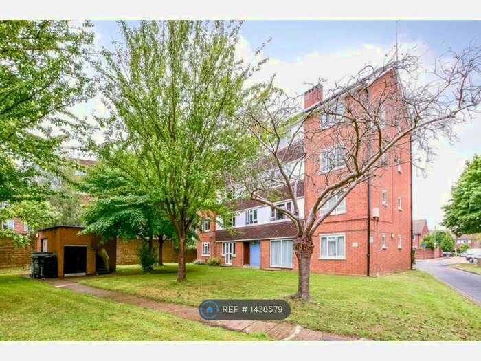 2 Bedroom Flat To Rent In Upper Richmond Road, London, SW15