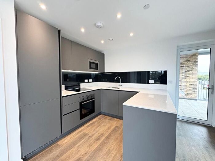 2 Bedroom Flat To Rent In Liberty Court, Dartford, DA2