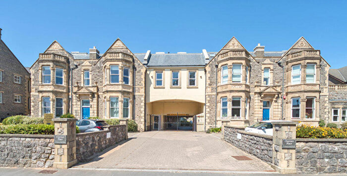 2 Bedroom Flat For Sale In Clarence Road North, Weston Super Mare - '" X '" Sitting/Dining Room, BS23
