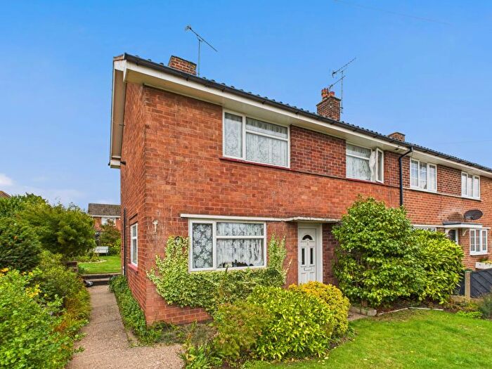 3 Bedroom Semi-Detached House For Sale In Beardsley Road, Edwinstowe, NG21