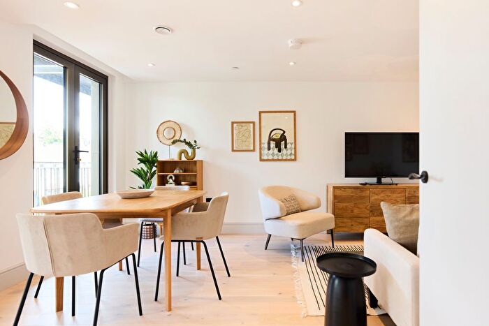 1 Bedroom Flat To Rent In Station Road, SW19