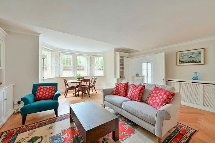 2 Bedroom Flat To Rent In The Grange, Wimbledon Village, London, SW19