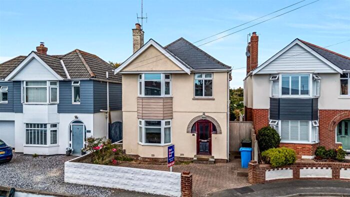 3 Bedroom Detached House For Sale In Ashmore Crescent, Poole, BH15