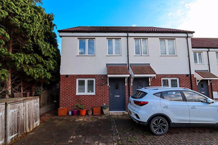 3 Bedroom End Of Terrace House For Sale In Moor Park Court, Clevedon, BS21