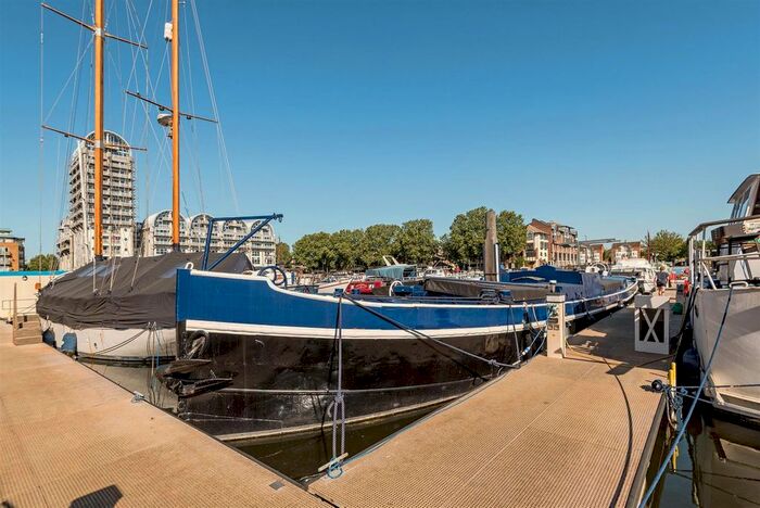 1 Bedroom Houseboat To Rent In South Dock Marina, Rotherhithe, SE16