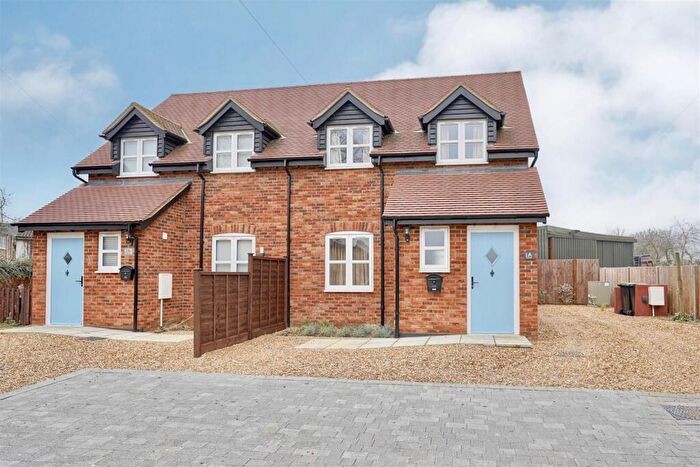 3 Bedroom Semi Detached House To Rent In Hatch Road, Hatch, Sandy, SG19