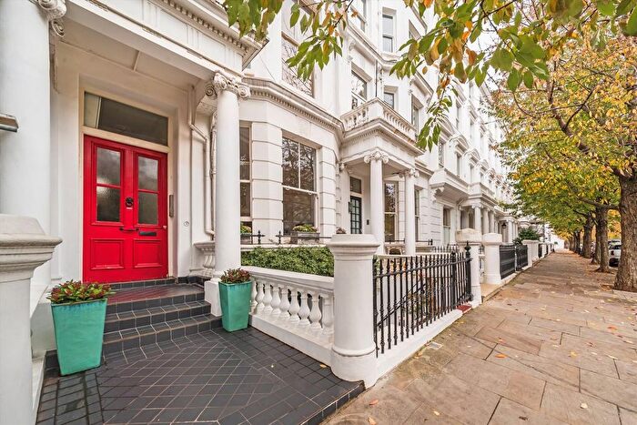 2 Bedroom Flat To Rent In Brunswick Gardens, Kensington, W8