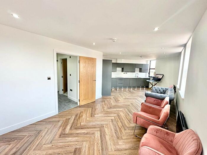 3 Bedroom Flat To Rent In Mary Street, Birmingham, B3