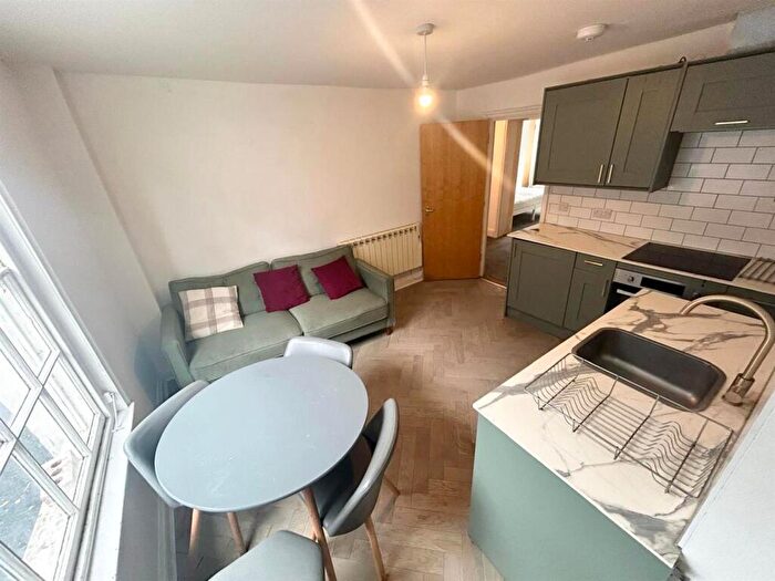 3 Bedroom Maisonette To Rent In Grand Parade, Brighton, BN2