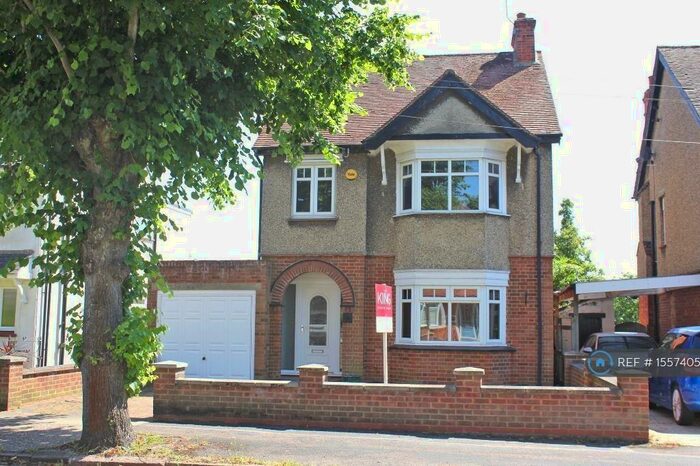 3 Bedroom Detached House To Rent In Eaton Avenue, Bletchley, Milton Keynes, MK2