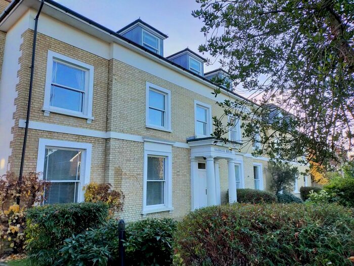 2 Bedroom Flat To Rent In Ladbroke Road, Redhill, RH1