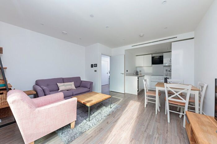 3 Bedroom Flat To Rent In Wiverton Tower, New Drum Street, E1