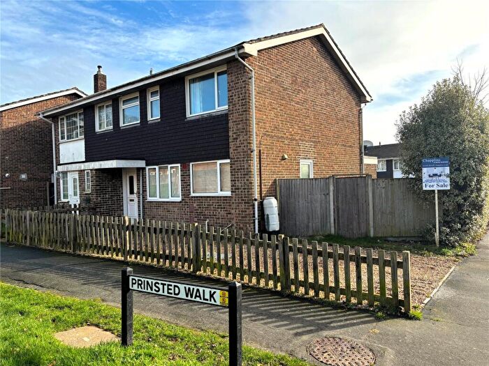 3 Bedroom Semi Detached House For Sale In Prinsted Walk, Fareham, Hampshire, PO14
