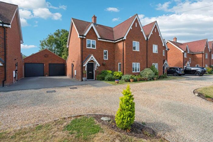 4 Bedroom Semi-Detached House For Sale In Sandhill Close, Millbrook, MK45