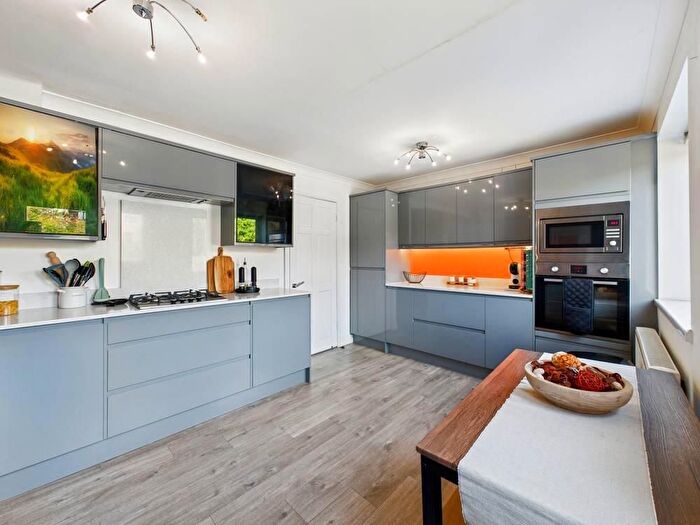 3 Bedroom Detached House For Sale In The Poplars, Knottingley, Wakefield, WF11