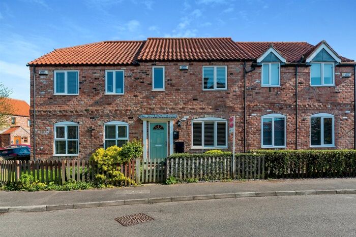 3 Bedroom Terraced House For Sale In Kings Hill, Caythorpe, Grantham, NG32