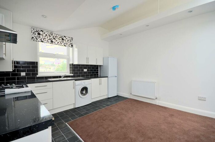 2 Bedroom Flat To Rent In Waldram Park Road, Forest Hill, London, SE23