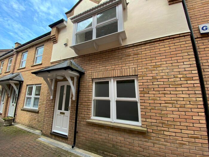 2 Bedroom Terraced House To Rent In Haworth Court, Belvedere Place, Scarborough, YO11