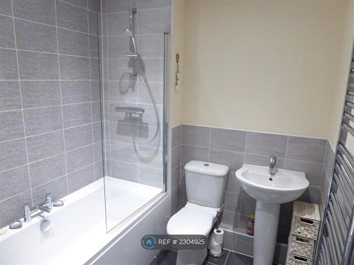 2 Bedroom Flat To Rent In Limestone Grove, Houghton Regis, Dunstable, LU5