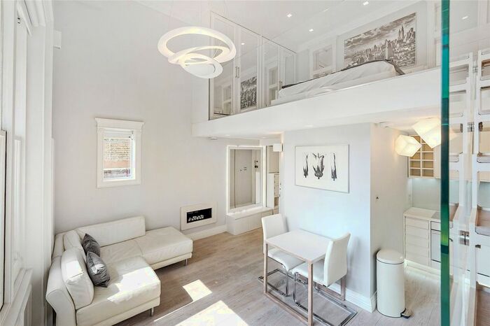 Studio To Rent In Earls Court Square, Earls Court, SW5