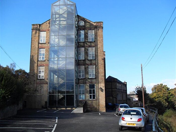 1 Bedroom Flat To Rent In Fearnley Mill Drive, Huddersfield, HD5