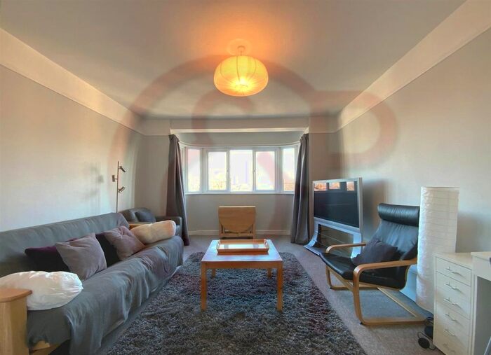 Studio To Rent In Goldhawk Road, Shepherds Bush W12