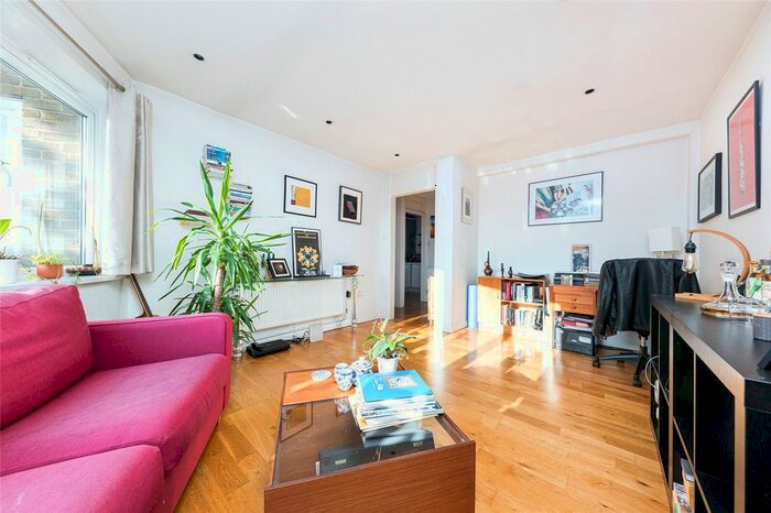 1 Bedroom Flat To Rent In Newington Green Road, London, N1