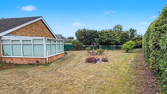 2 Bedroom Detached Bungalow For Sale In The Rise, Navenby, Lincoln, LN5