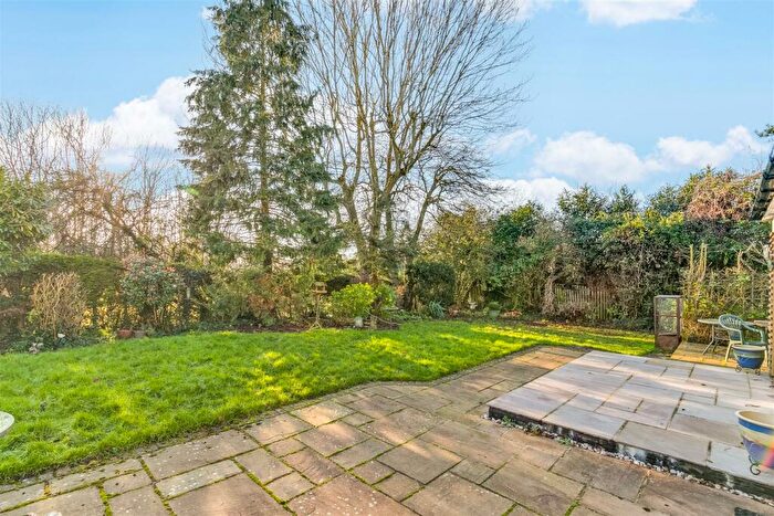 4 Bedroom Detached House For Sale In Pear Tree Dell, Letchworth Garden City, SG6