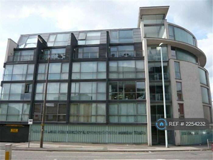 1 Bedroom Penthouse To Rent In The Crescent, Salford, M5