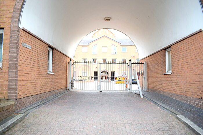 4 Bedroom Town House To Rent In Cyclops Mews, Isle Of Dogs, E14