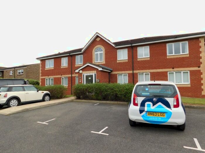 2 Bedroom Ground Flat To Rent In Peterhouse Close, Peterborough, Cambridgeshire, PE3