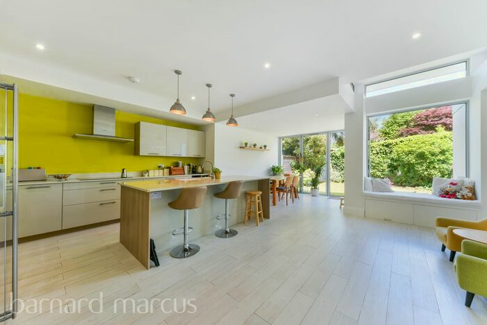 4 Bedroom Property To Rent In Thornton Road, London, SW12