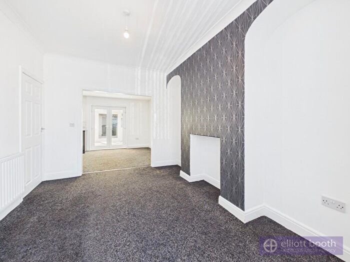3 Bedroom Semi Detached House To Rent In Harcourt Road, FY4
