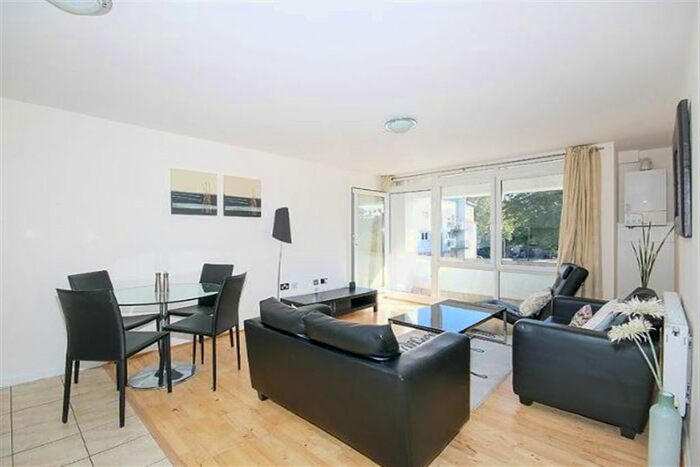 2 Bedroom Flat To Rent In St Rule Street, Battersea, SW8
