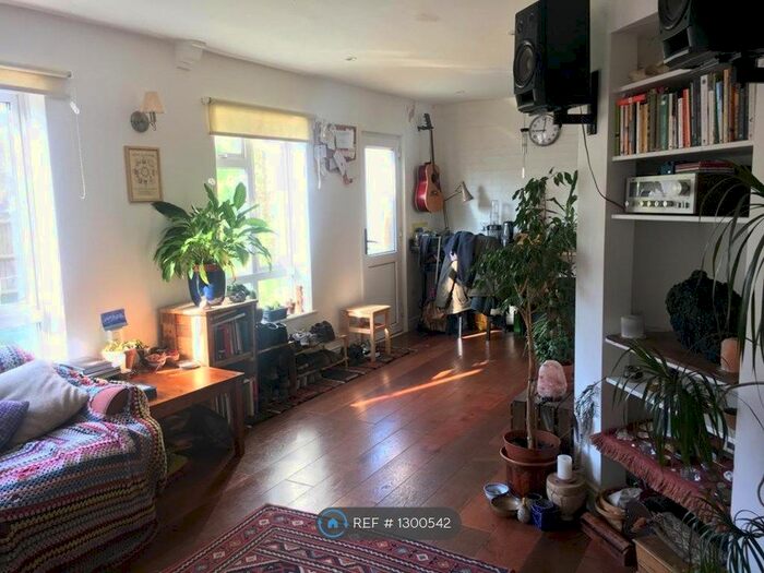 2 Bedroom End Of Terrace House To Rent In Essex Street, Brighton BN2