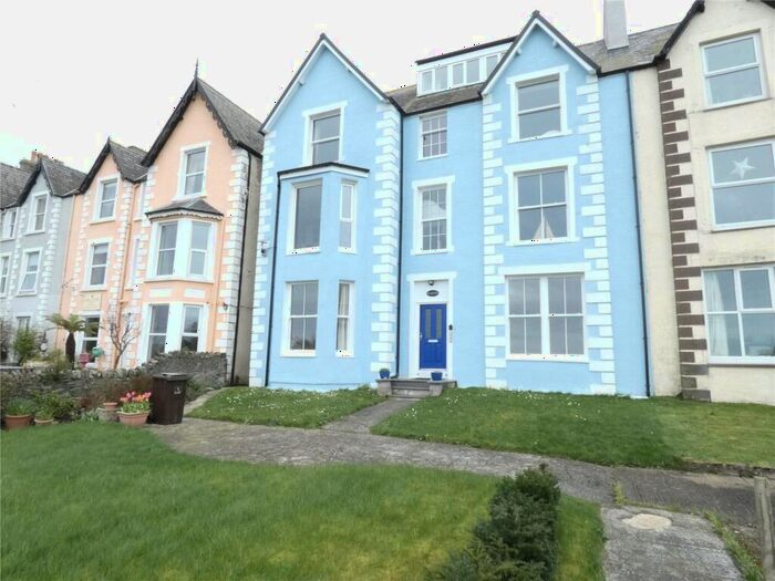 2 Bedroom Apartment To Rent In Promenade, Llanfairfechan, Conwy, LL33