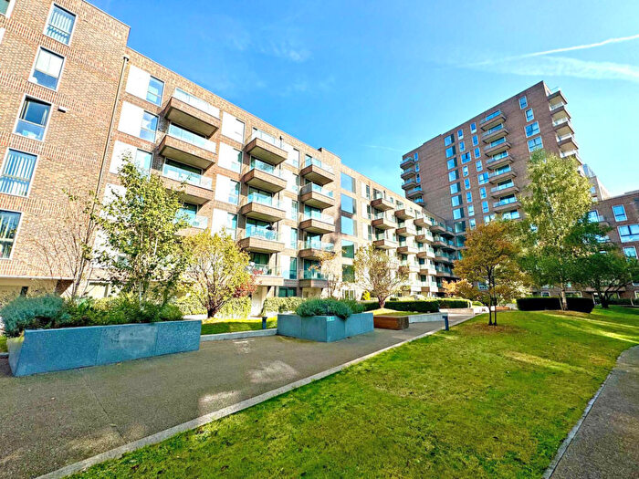 1 Bedroom Apartment For Sale In Connaught Heights, Agnes George Walk, London, E16